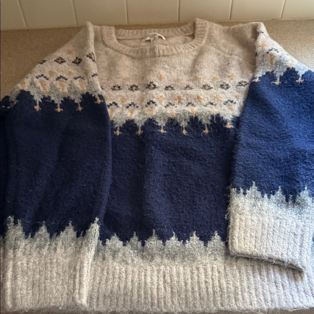 JohnPaulRichard Blue and Beige Patterned Crewneck Sweater